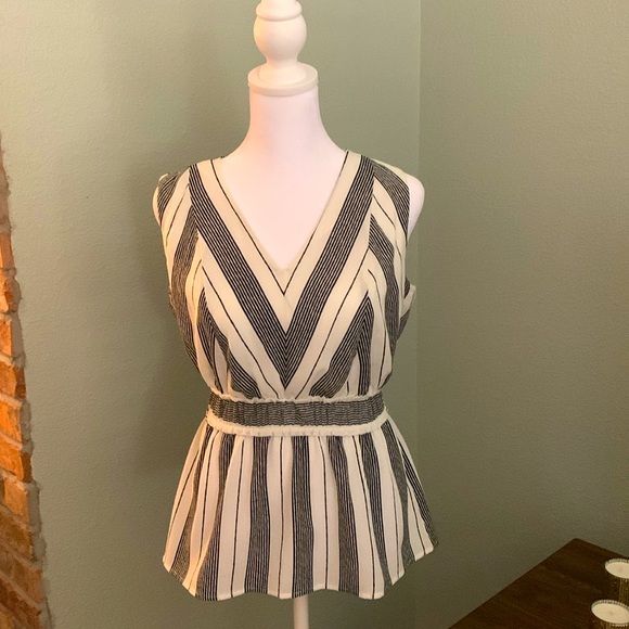 Sleeveless ivory/black peplum blouse - Picture 1 of 3